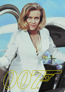 Honor Blackman as Pussy Galore in Goldfinger 007 Gold Gallery card