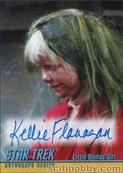Kellie Flanagan as Little Blonde Girl in 