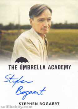 Stephen Bogaert as Carl Cooper Autograph card